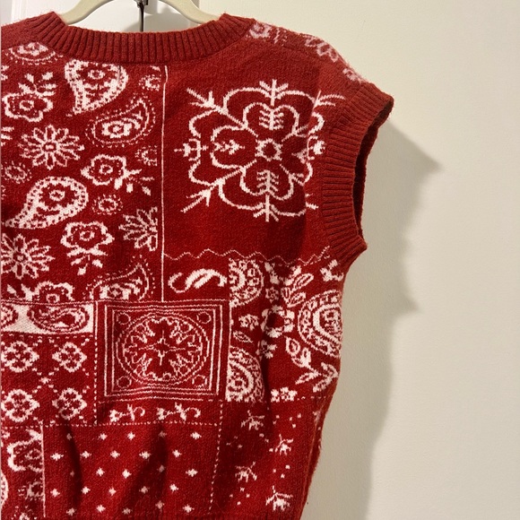 CIDER Aztec Knit Vest - Picture 3 of 5